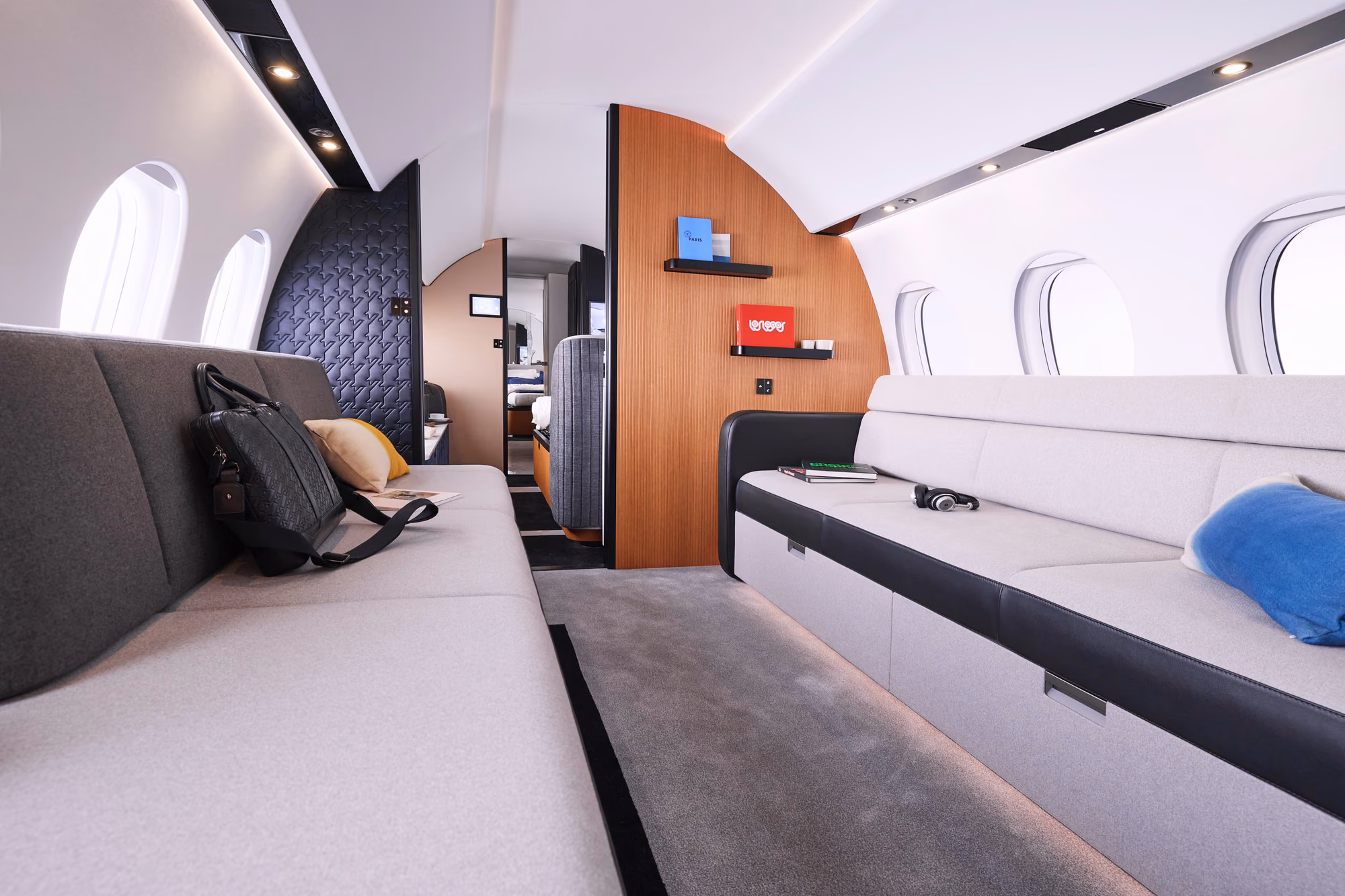 Dassault Falcon 10X Interior