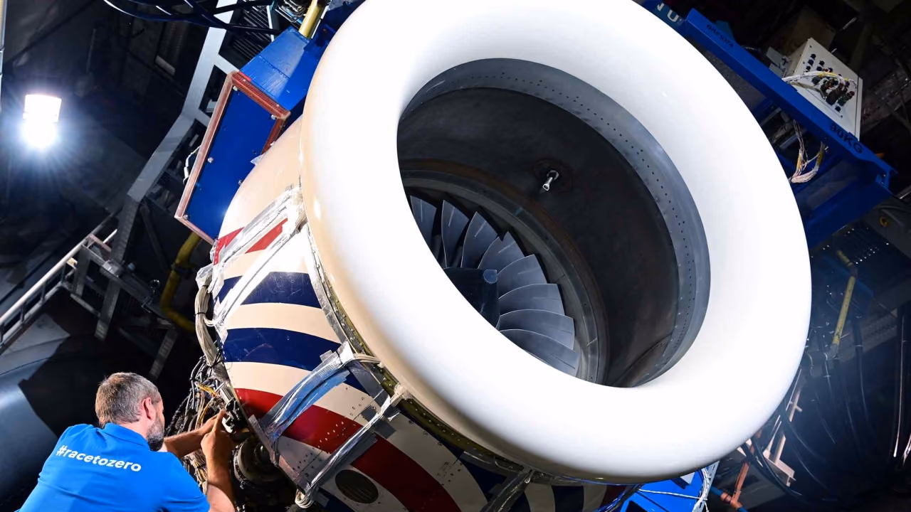 Rolls-Royce Achieves Milestone: 100% SAF Tests on Pearl Engines